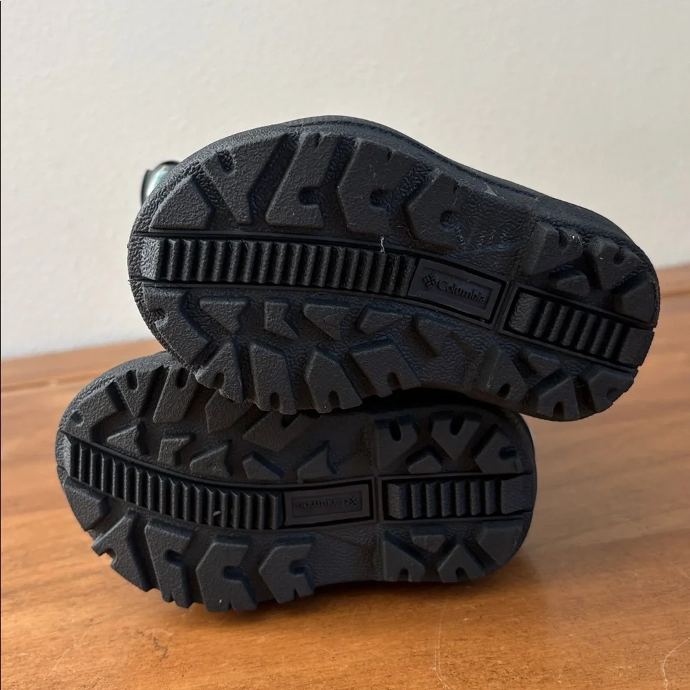 Columbia Kids' Purple and Black Snow Boots Size 5